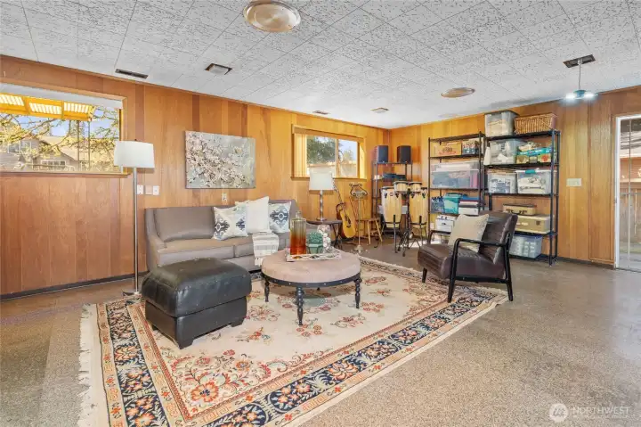 Great space for a rec room, music studio, bonus room, sports den...