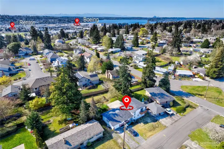 Great location in Renton Highlands with walkability and easy access for metro area commutes and quick airport access.