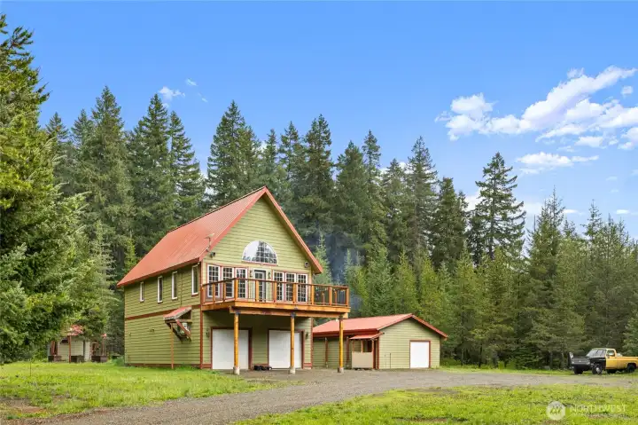 Quiet end-of-road setting with room for vehicles, gear & recreation equipment.