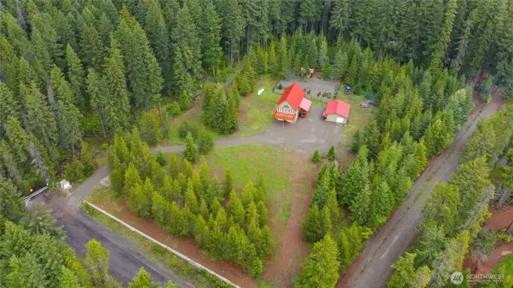 Secluded setting with convenient access to outdoor recreation and i90.