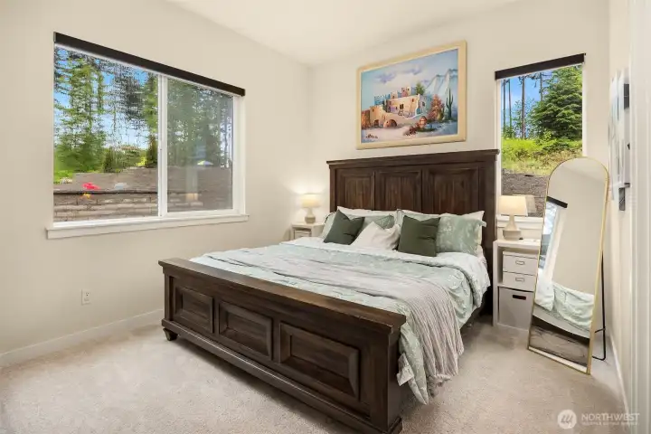 Main level guest suite