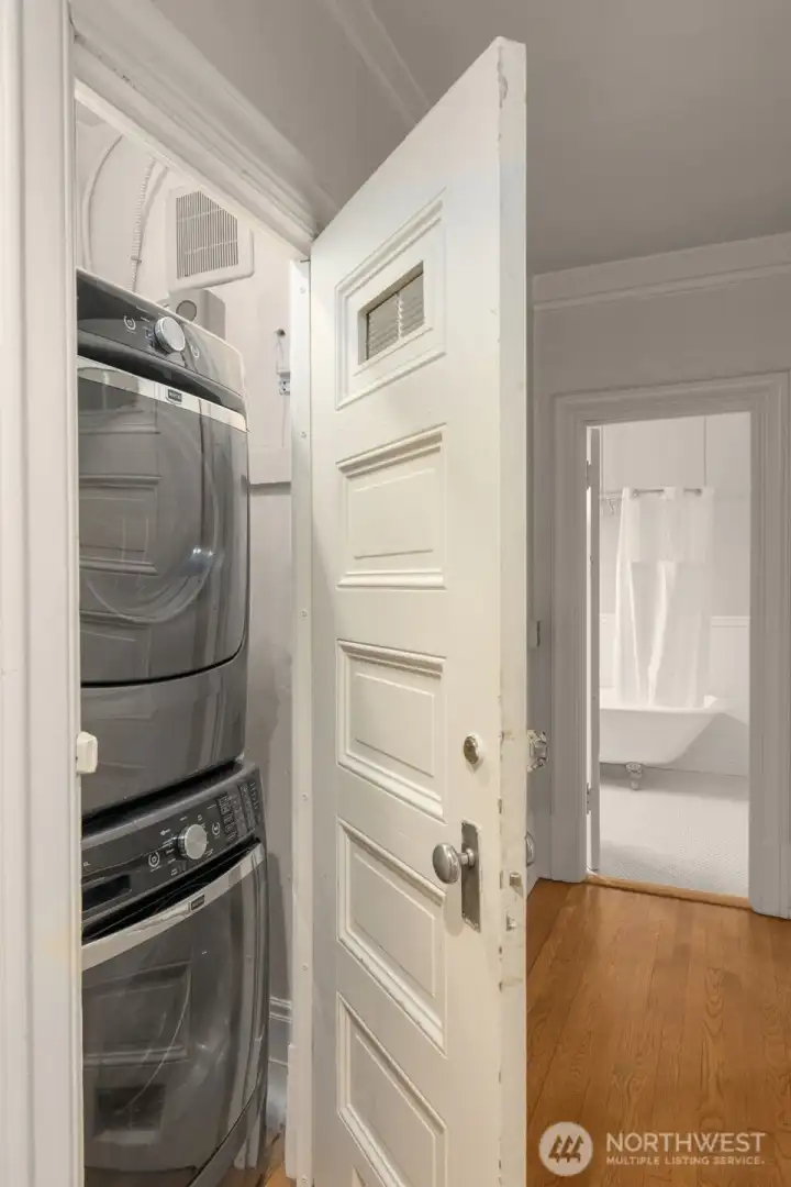 washer and dryer are in unit washer and dryer are in unit