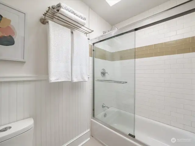 Upper floor bathroom full bath
