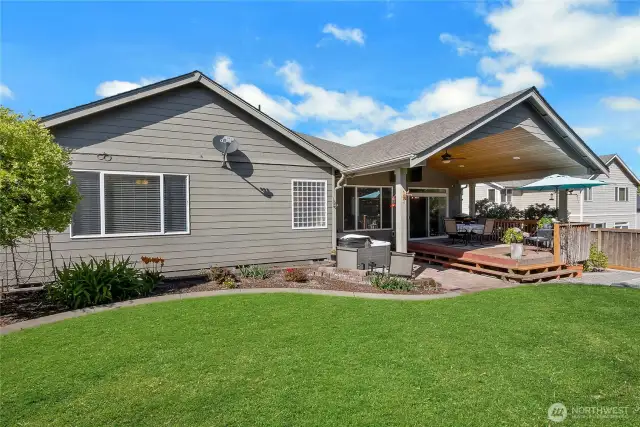 beautiful low maintenance back yard!
