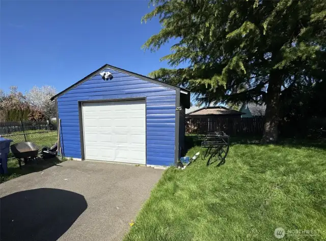 1 Car garage