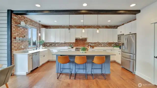 Enjoy entertaining in this well-appointed kitchen with gas stove.