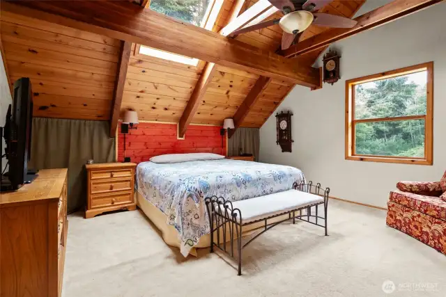 Upstairs bedroom suite.