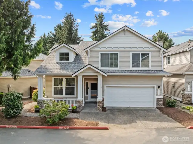 Charming Stand-Alone Townhome in The Lakes at Cypress Cove