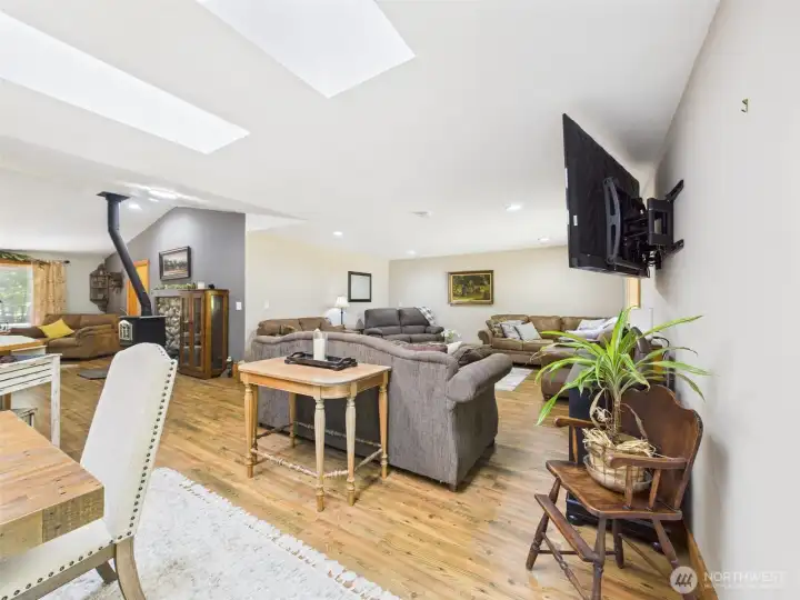 Great open floorplan!