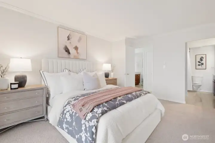 King- Sized Primary with en suite bath
