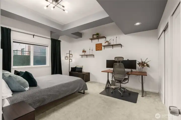 Large 2nd bedroom
