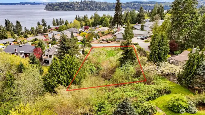 Potential for filtered water views from this elevated lot.