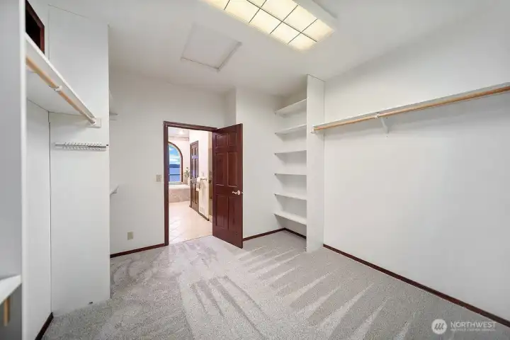 Walk-in Closet