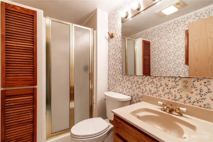 Downstair bathroom