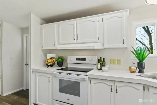 Plenty of work and storage space in kitchen