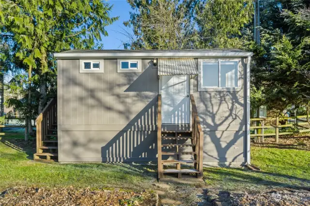 Cottage with art studio and sauna