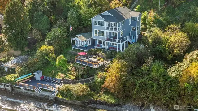 This Manchester home is the perfect place to relax and enjoy the water