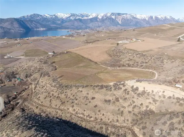 Above Boyd Road sits this magnificent acreage.