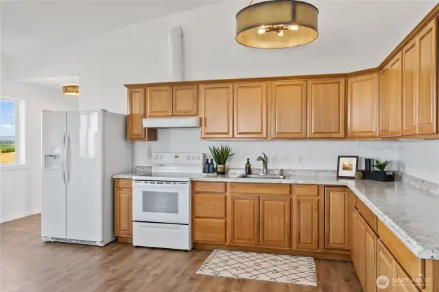 Full kitchen