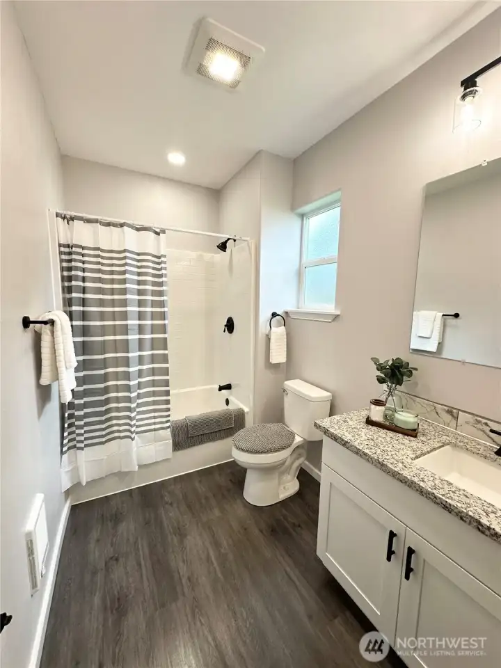 Master Bath, Large Vanity, Recessed Lighting