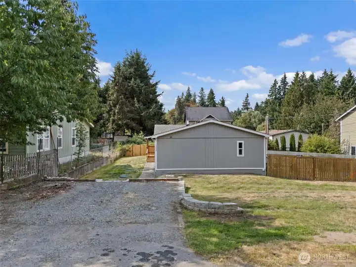 Seller has had camping trailer, a truck, & a car, all parked with more than enough room