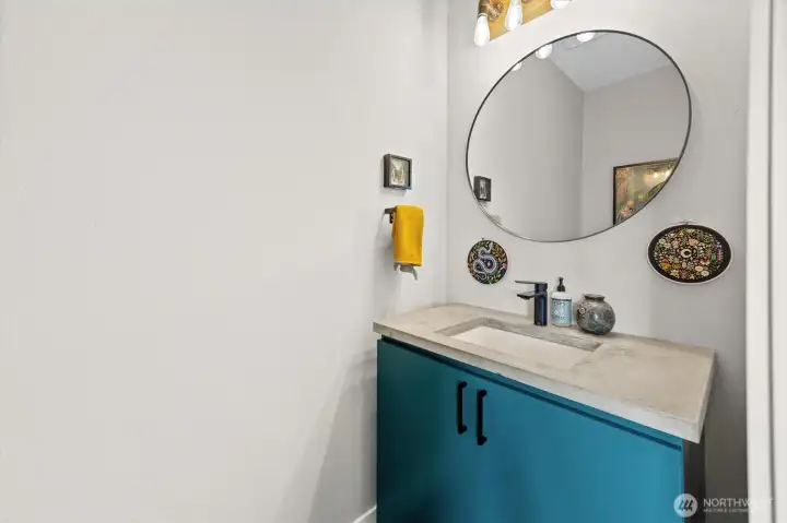 Downstairs 1/2 Bath