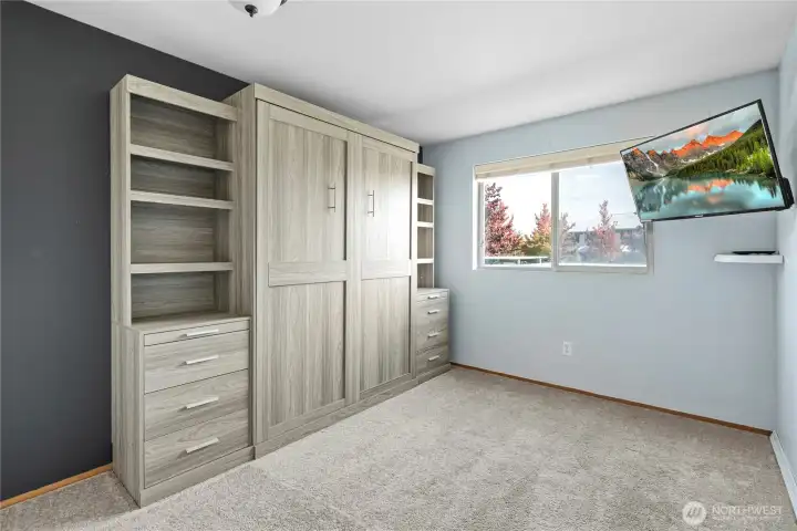 Guest BR w/ Murphy Bed