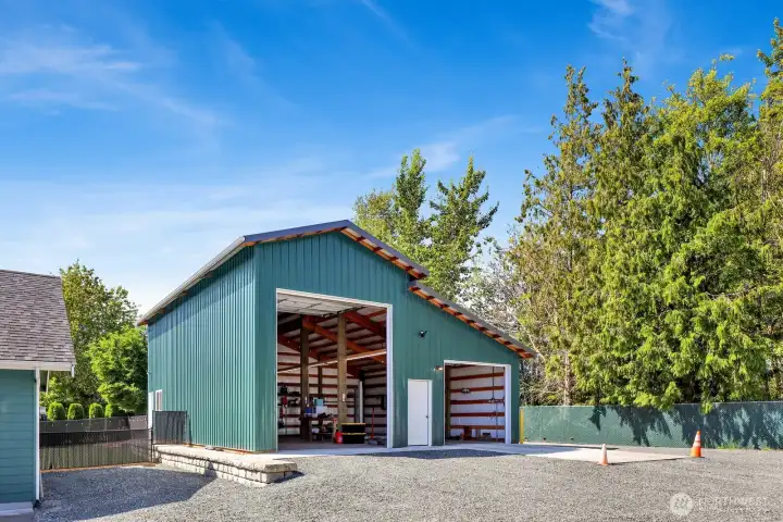 Large 1,248 Shop to house all your toys, tools, and cars!