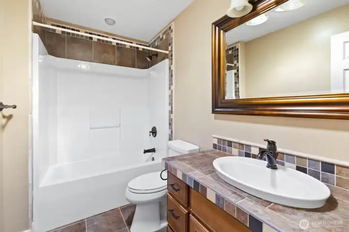 Floor 2; Full bath