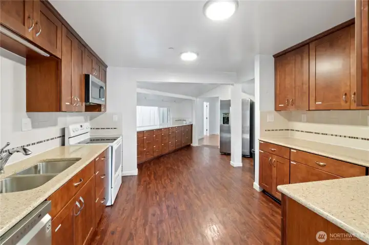 Main level Kitchen