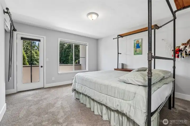 2nd bedroom