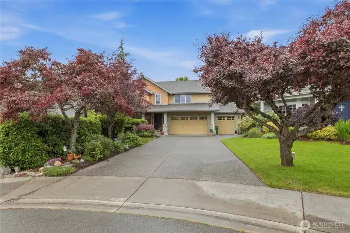 Such a long driveway, perfect for extra parking