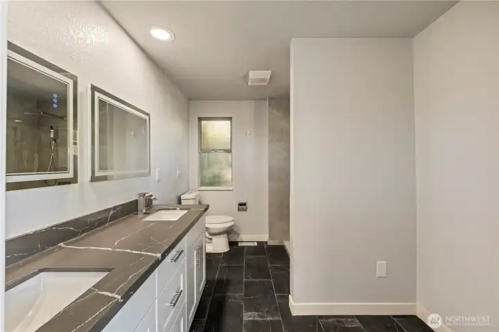 Master Bathroom Master Bathroom
