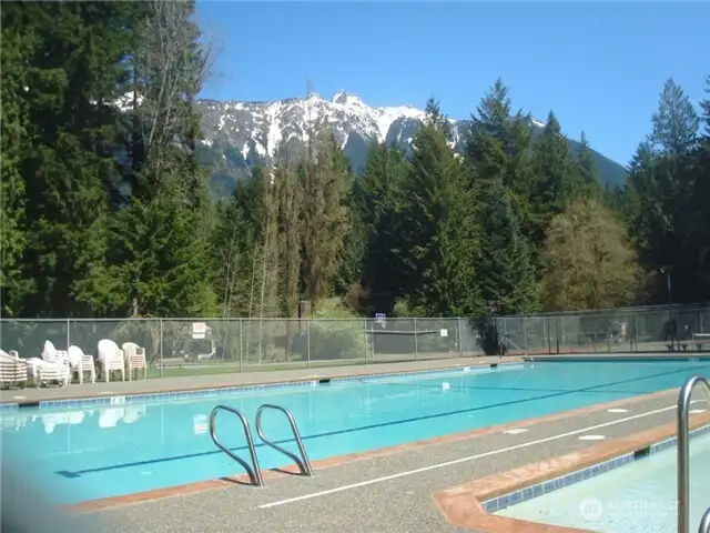 Community swimming pool available for owners and guests. Community swimming pool available for owners and guests.