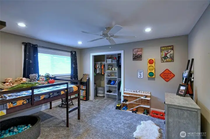 Large bedroom or flexible bonus space