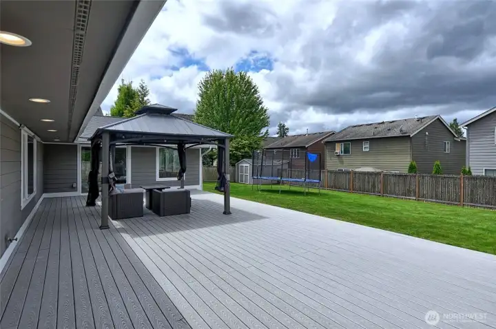Expansive deck for outdoor entertaining