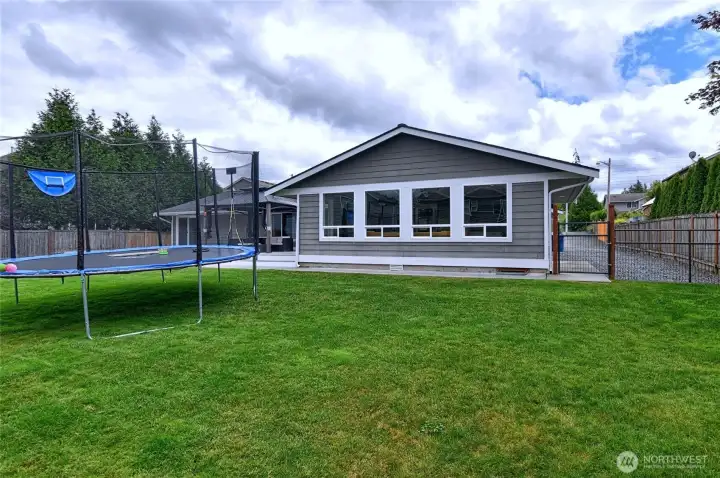 Large, level backyard, plenty of room to park recreational vehicles.