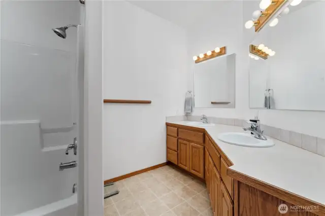 Full Guest Bath