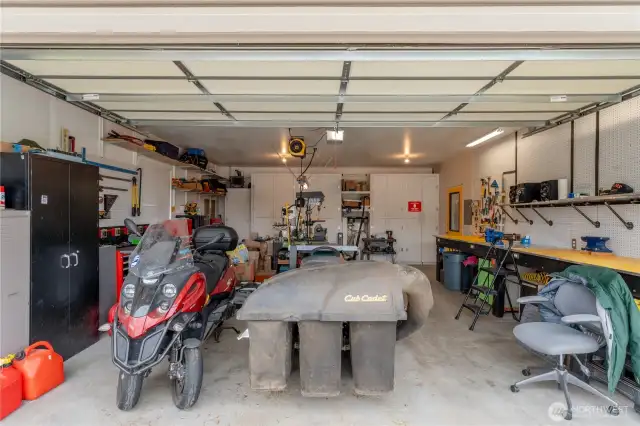 Shop in double bay of garage