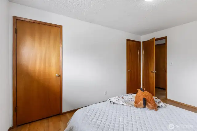 3rd bedroom with 2 closets