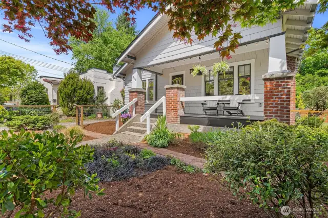 Fully fenced, Low/No maintenance landscaping front & back