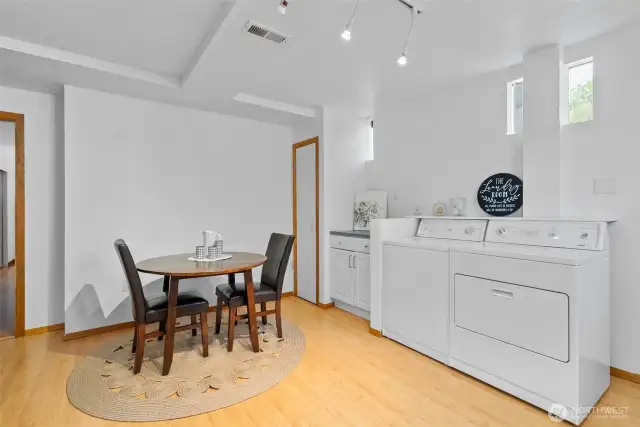 w/d dining area downstairs