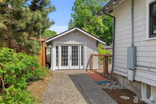 Carriage house could be renovated as guest quarters or an office