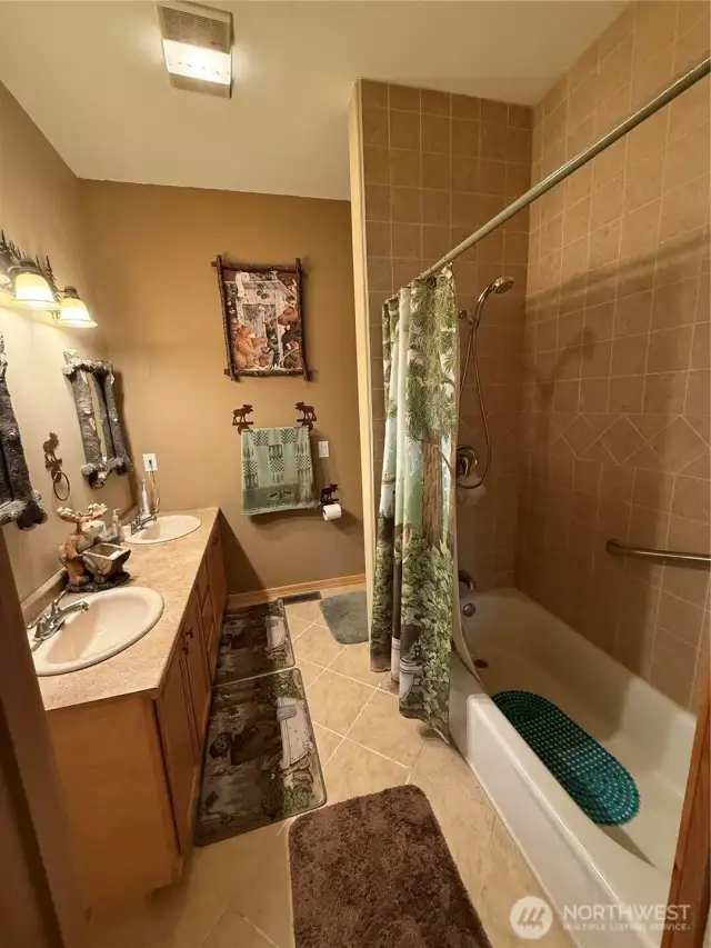 Primary bed, bath