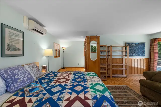 2nd primary bedroom
