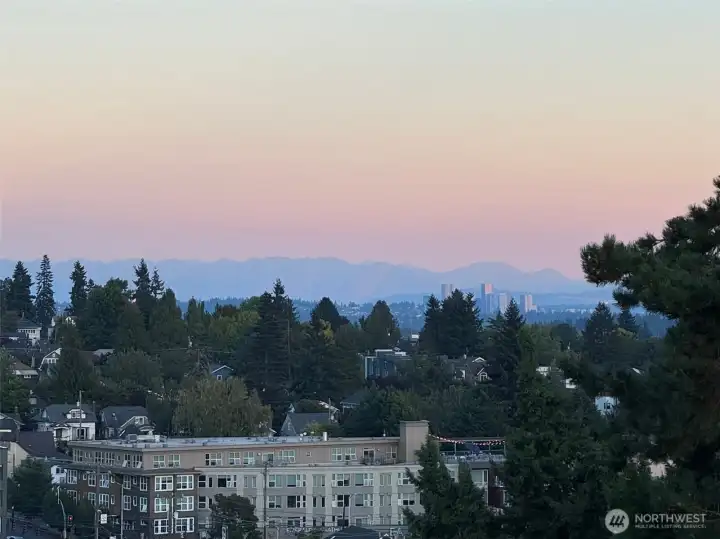 Panoramic views capture Bellevue and Cascade Mountains