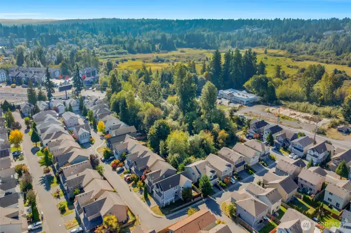 Close to the popular Mill Creek Town Center, with many parks, restaurants, and shops nearby.
