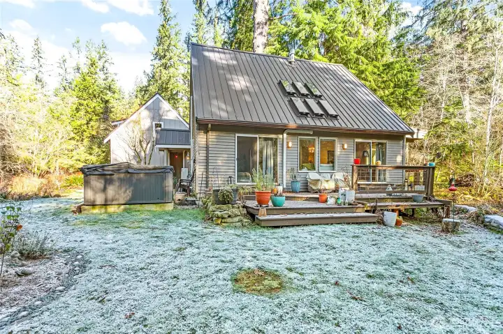 Imagine this oasis bursting with blooms!