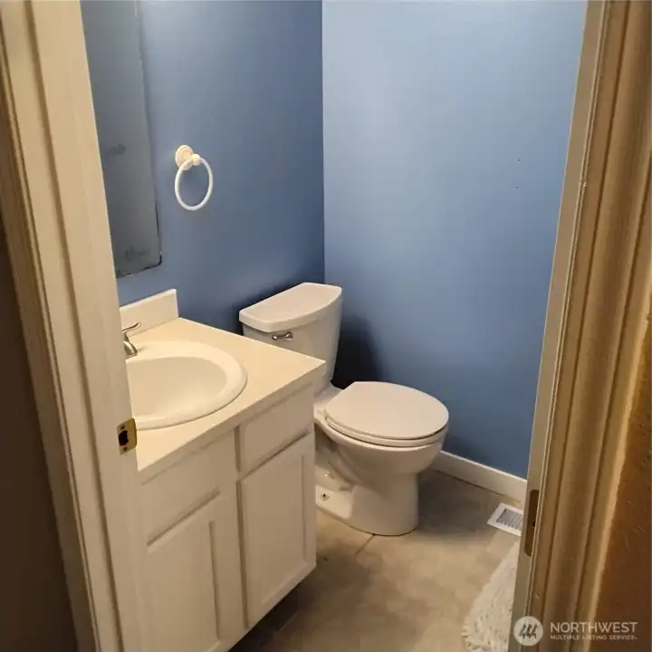 Main bathroom also has a full-size tub/shower.