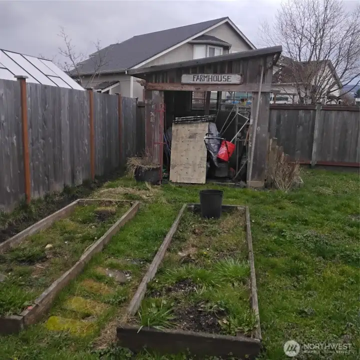 Gardening spaces with a potting shed